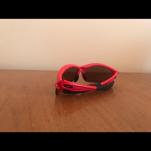 Oakley sunglasses - Picture 3 of 3